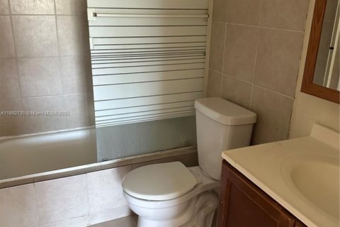 Appartement à louer à North Miami Beach, Floride: 1 chambre, 61.13 m2 № 1946418 - photo 6