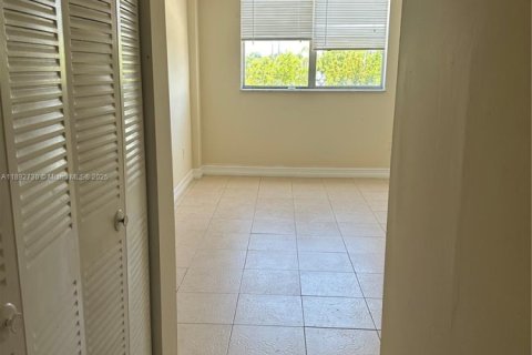 Appartement à louer à North Miami Beach, Floride: 1 chambre, 61.13 m2 № 1946418 - photo 8