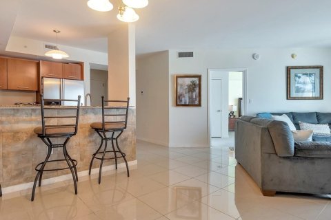 Apartment in METROPOLIS in Miami, Florida 2 bedrooms, 107 sq.m. № 55760 - photo 1