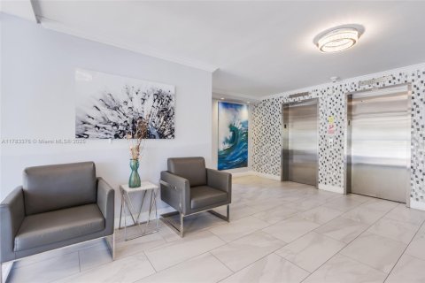 Copropriété à louer à Pompano Beach, Floride: 2 chambres, 102.19 m2 № 1705706 - photo 1