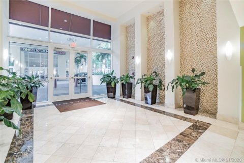 Купить кондоминиум в Майами, Флорида 2 спальни, 108.51м2, № 1952298 - фото 13