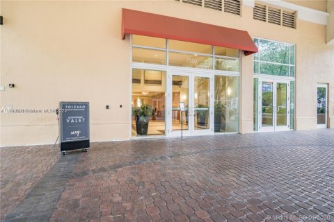 Купить кондоминиум в Майами, Флорида 2 спальни, 108.51м2, № 1952298 - фото 16