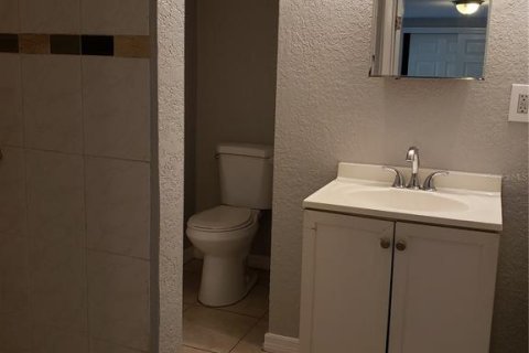 Villa ou maison à louer à Tampa, Floride: 3 chambres, 89.56 m2 № 1878175 - photo 8
