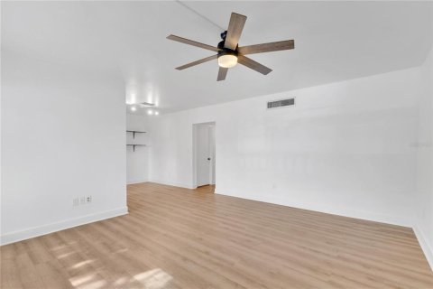 Купить кондоминиум в Мейтленд, Флорида 4 комнаты, 75.81м2, № 2213594 - фото 8
