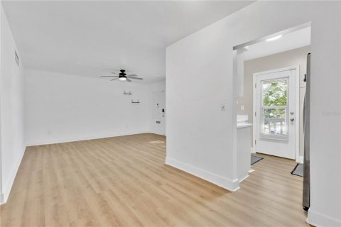 Купить кондоминиум в Мейтленд, Флорида 4 комнаты, 75.81м2, № 2213594 - фото 9