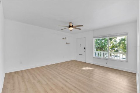 Купить кондоминиум в Мейтленд, Флорида 4 комнаты, 75.81м2, № 2213594 - фото 7