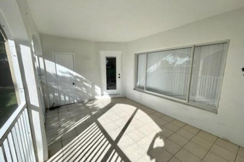 Condo in Boynton Beach, Florida, 2 bedrooms  № 2250068 - photo 14