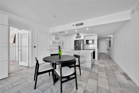 Condo in Hallandale Beach, Florida, 2 bedrooms № 2414113 - photo 11