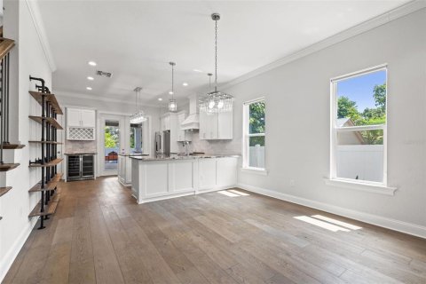 Casa en venta en Saint Petersburg, Florida, 3 dormitorios, 232.07 m2 № 1854209 - foto 4