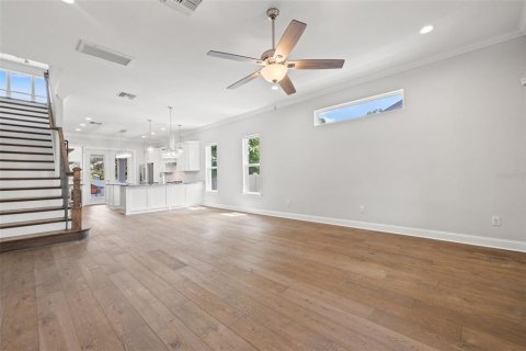 Casa en venta en Saint Petersburg, Florida, 3 dormitorios, 232.07 m2 № 1854209 - foto 9