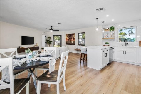 Villa ou maison à vendre à Largo, Floride: 3 chambres, 127.65 m2 № 2418597 - photo 7