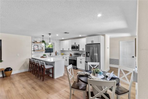 Villa ou maison à vendre à Largo, Floride: 3 chambres, 127.65 m2 № 2418597 - photo 4