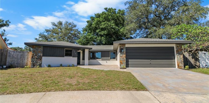 Villa ou maison à Largo, Floride 3 chambres, 127.65 m2 № 2418597