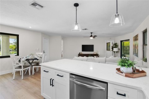 Villa ou maison à vendre à Largo, Floride: 3 chambres, 127.65 m2 № 2418597 - photo 18