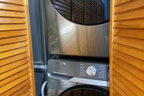 Снять в аренду виллу или дом в Пемброк-Пайнс, Флорида 2 спальни, 104.98м2, № 2006274 - фото 18