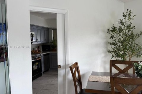 Снять в аренду виллу или дом в Пемброк-Пайнс, Флорида 2 спальни, 104.98м2, № 2006274 - фото 29