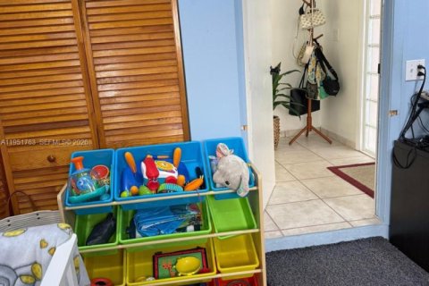 Снять в аренду виллу или дом в Пемброк-Пайнс, Флорида 2 спальни, 104.98м2, № 2006274 - фото 23