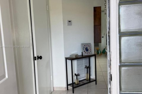 Снять в аренду виллу или дом в Пемброк-Пайнс, Флорида 2 спальни, 104.98м2, № 2006274 - фото 13