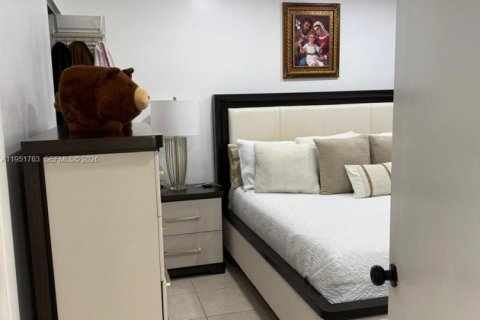 Снять в аренду виллу или дом в Пемброк-Пайнс, Флорида 2 спальни, 104.98м2, № 2006274 - фото 25