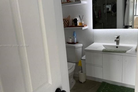 Снять в аренду виллу или дом в Пемброк-Пайнс, Флорида 2 спальни, 104.98м2, № 2006274 - фото 28