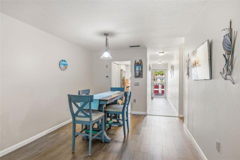 Condo in Saint Petersburg, Florida, 1 bedroom  № 2215853 - photo 10
