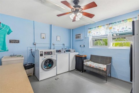 Condo in Saint Petersburg, Florida, 1 bedroom  № 2215853 - photo 25