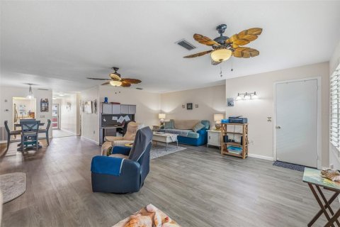 Condo in Saint Petersburg, Florida, 1 bedroom  № 2215853 - photo 15