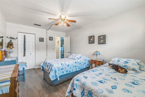 Condo in Saint Petersburg, Florida, 1 bedroom  № 2215853 - photo 21