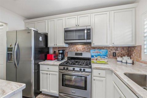 Condo in Saint Petersburg, Florida, 1 bedroom  № 2215853 - photo 6