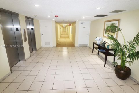 Condominio en alquiler en Fort Lauderdale, Florida, 1 dormitorio, 83.61 m2 № 2029376 - foto 20