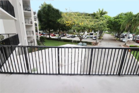 Condominio en alquiler en Fort Lauderdale, Florida, 1 dormitorio, 83.61 m2 № 2029376 - foto 19