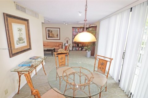 Condominio en alquiler en Fort Lauderdale, Florida, 1 dormitorio, 83.61 m2 № 2029376 - foto 23