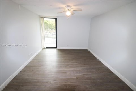 Condominio en alquiler en Fort Lauderdale, Florida, 1 dormitorio, 83.61 m2 № 2029376 - foto 12
