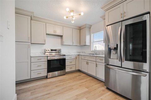 Casa en venta en Kissimmee, Florida, 3 dormitorios, 104.61 m2 № 2306626 - foto 15