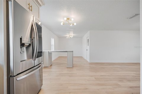 Casa en venta en Kissimmee, Florida, 3 dormitorios, 104.61 m2 № 2306626 - foto 19