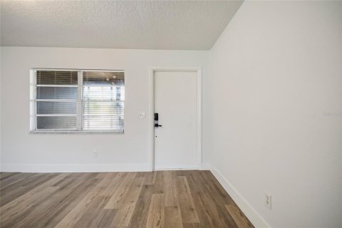Casa en venta en Kissimmee, Florida, 3 dormitorios, 104.61 m2 № 2306626 - foto 10