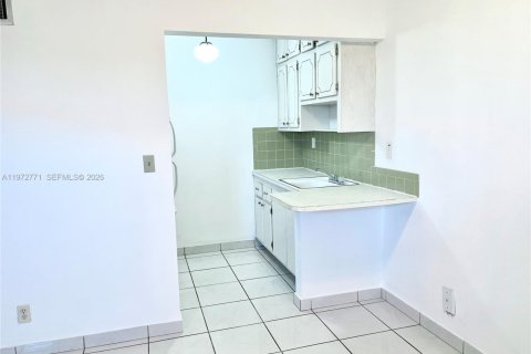 Купить кондоминиум в Холливуд, Флорида 2 спальни, 60.39м2, № 2087809 - фото 19