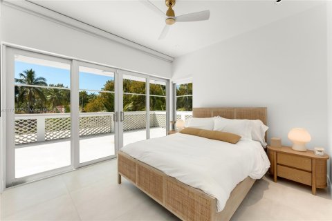 Villa ou maison à vendre à Miami, Floride: 4 chambres, 347.55 m2 № 1596033 - photo 23