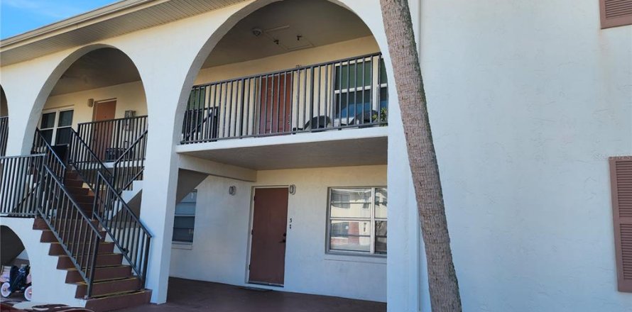 Condominio en Daytona Beach, Florida, 2 dormitorios  № 1718126