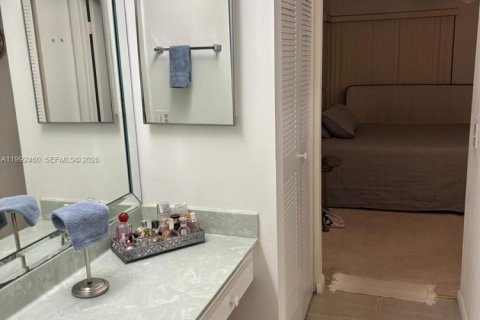 Copropriété à vendre à Deerfield Beach, Floride: 2 chambres, 106.84 m2 № 2063005 - photo 12