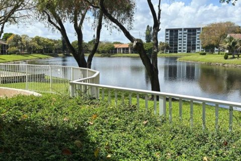 Copropriété à vendre à Deerfield Beach, Floride: 2 chambres, 106.84 m2 № 2063005 - photo 16