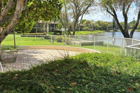 Copropriété à vendre à Deerfield Beach, Floride: 2 chambres, 106.84 m2 № 2063005 - photo 27