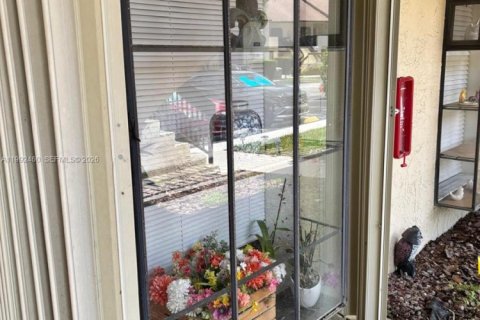 Copropriété à vendre à Deerfield Beach, Floride: 2 chambres, 106.84 m2 № 2063005 - photo 3