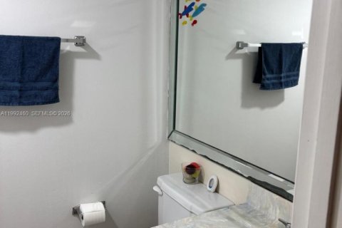 Copropriété à vendre à Deerfield Beach, Floride: 2 chambres, 106.84 m2 № 2063005 - photo 9