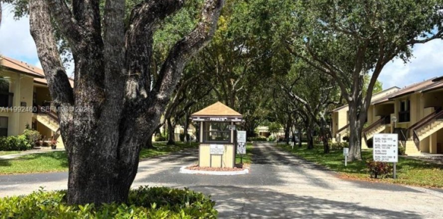 Condo à Deerfield Beach, Floride, 2 chambres  № 2063005