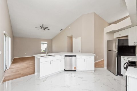 Villa ou maison à vendre à Orlando, Floride: 4 chambres, 187.48 m2 № 2147717 - photo 11