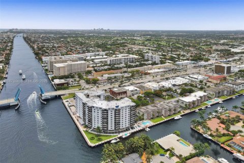Condo in Fort Lauderdale, Florida, 2 bedrooms  № 2359775