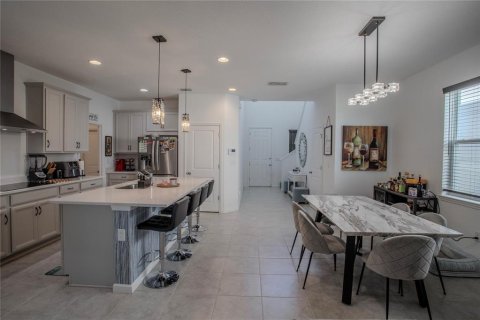 House in Clermont, Florida 4 bedrooms, 207.73 sq.m. № 2285660 - photo 5