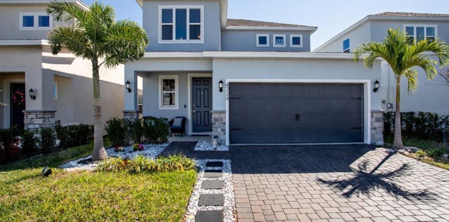 House in Clermont, Florida 4 bedrooms, 207.73 sq.m. № 2285660