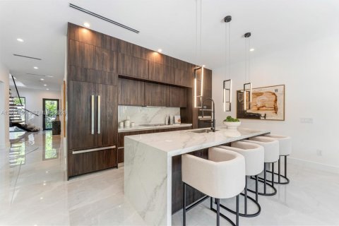 Touwnhouse à vendre à Fort Lauderdale, Floride: 4 chambres, 261.43 m2 № 2073218 - photo 9
